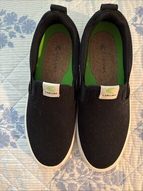 Cariuma Women’s Black Slip-On Sneakers with Green Insole